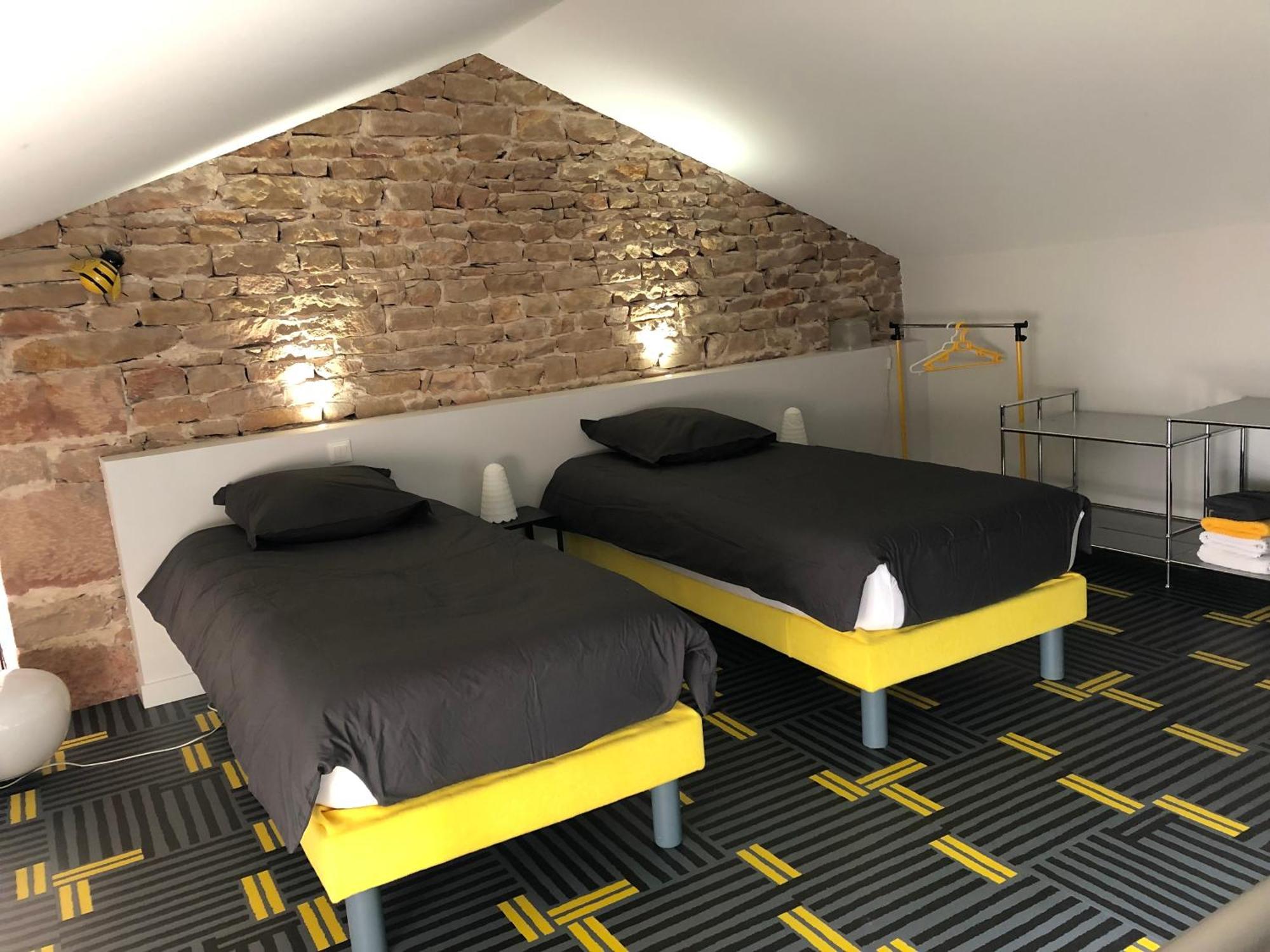 Appartement Contemporain Dans Une Authentique Demeure Viticole Charnay-lès-Mâcon Exteriör bild